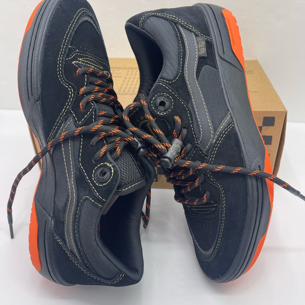 Vans Spitfire Men's Shoes Rowan 2
Spitfire Black/Flame
VN0A2Z3IBFM Sneakers - Picture 13 of 16
